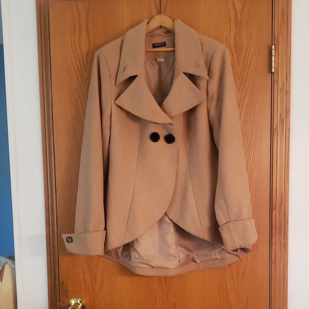Very Nice Venus High Low Camel Colored Wool Blend Coat Sz 14